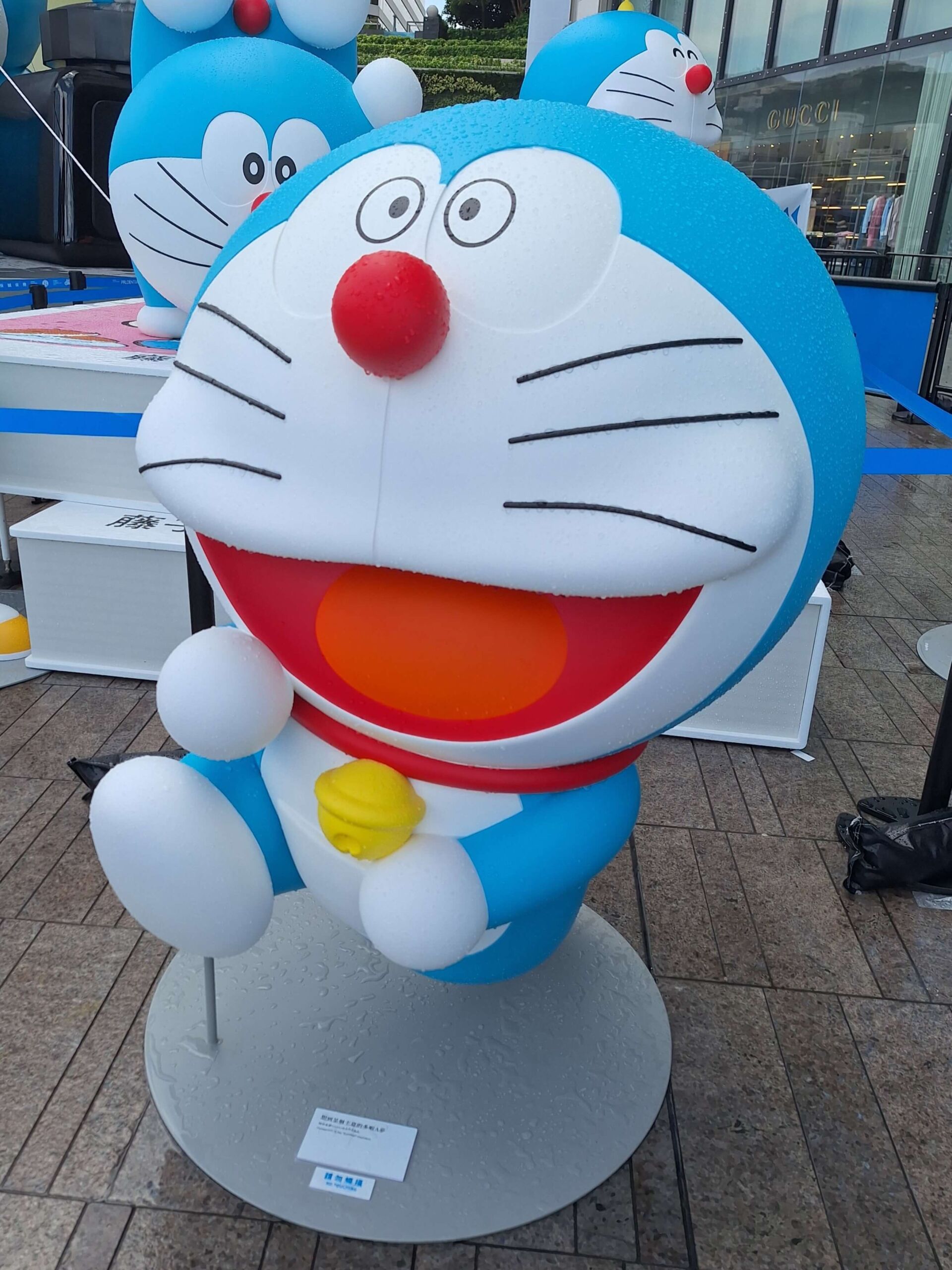 [雕塑] 想到某個主意的多啦A夢（何かを思いついたドラえもん，Doraemon in his “Eureka!” moment）