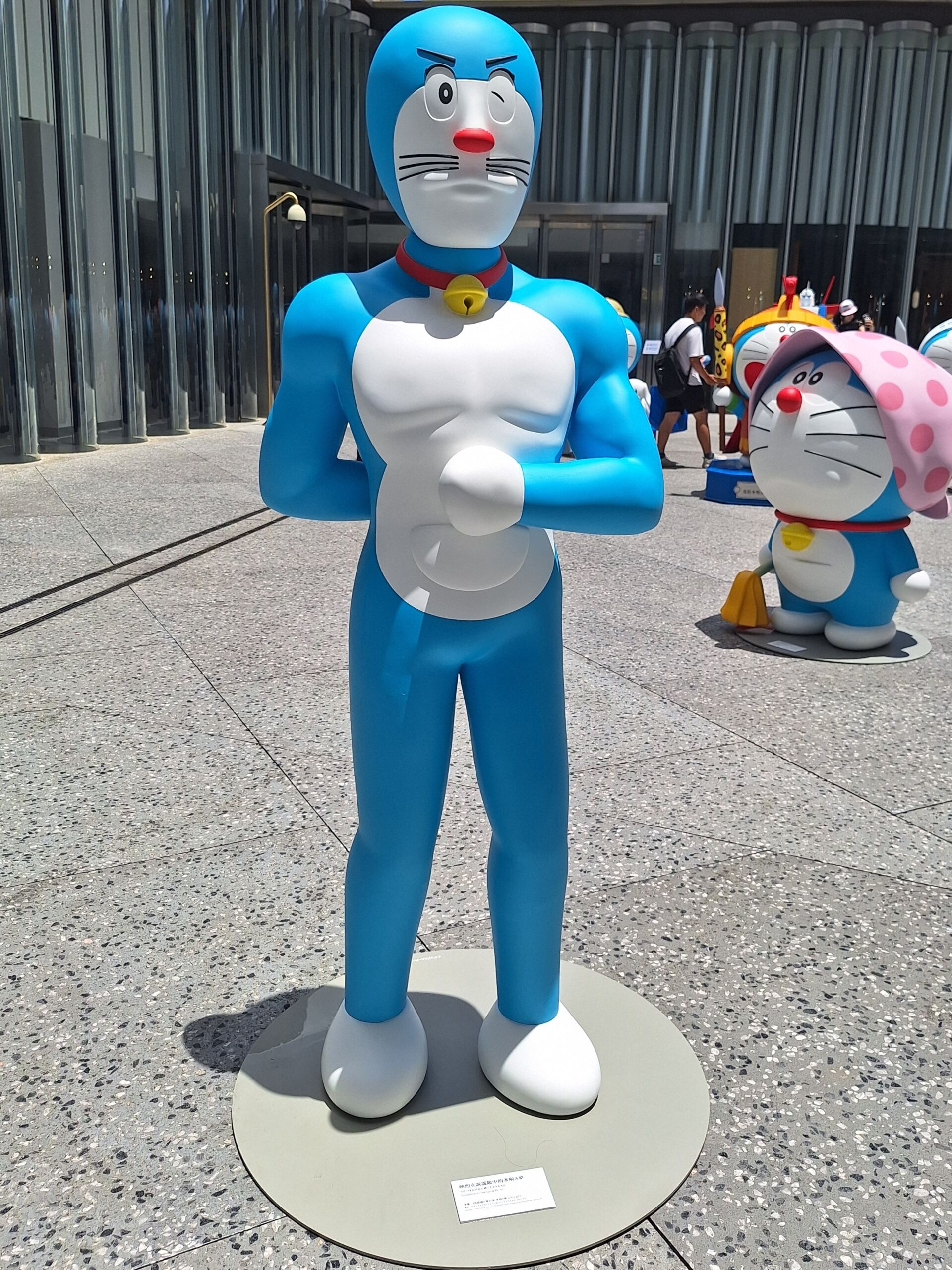 [雕塑] 映照在說謊鏡中的哆啦A夢／映照在說謊鏡中的多啦A夢（うそつきかがみに映ったドラえもん，Doraemon in The Lying Mirror）