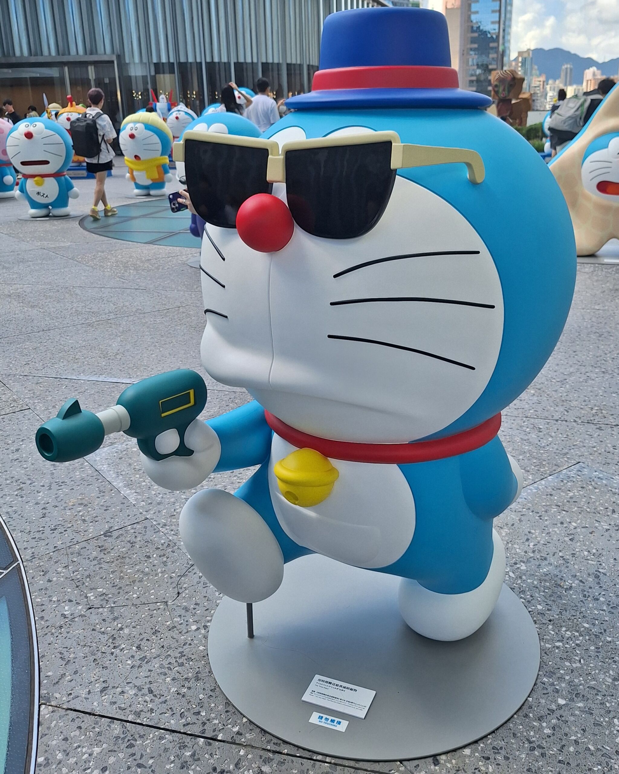 [雕塑] 用時光槍讓干擾物消失／用時間轉送槍消滅障礙物（タイムピストルで“じゃま物”は消せ，The Time Pistol）